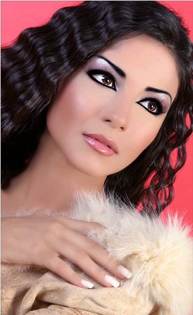 Photos of Dolly Shahine - Page : 3/5